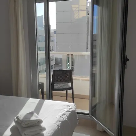 Deluxe 3 Bedroom By Aqua Apartments, *