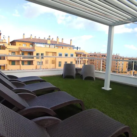 Deluxe 3 Bedroom By Aqua Apartments, *