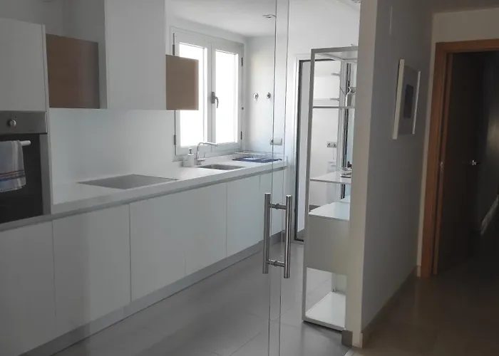 Deluxe 3 Bedroom By Aqua Apartments, *