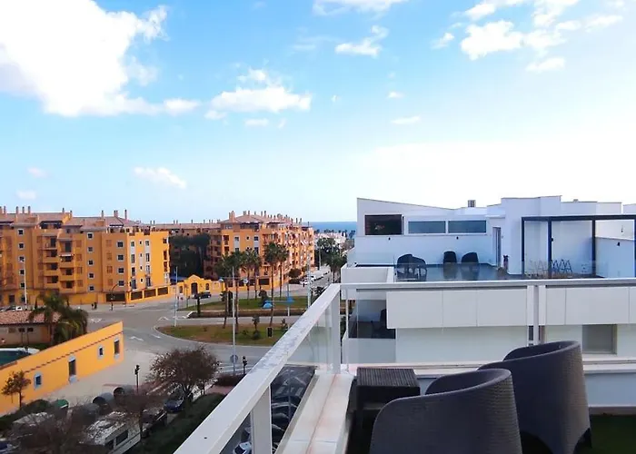 Deluxe 3 Bedroom By Aqua Apartments, شقة ماربيا