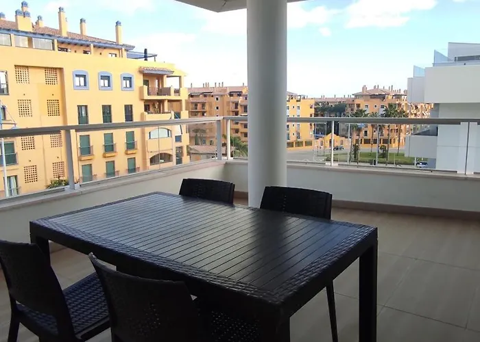 Deluxe 3 Bedroom By Aqua Apartments, Apartment